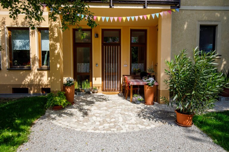 bella-flora-nachher-eingangsweg-pretzfeld-2-2