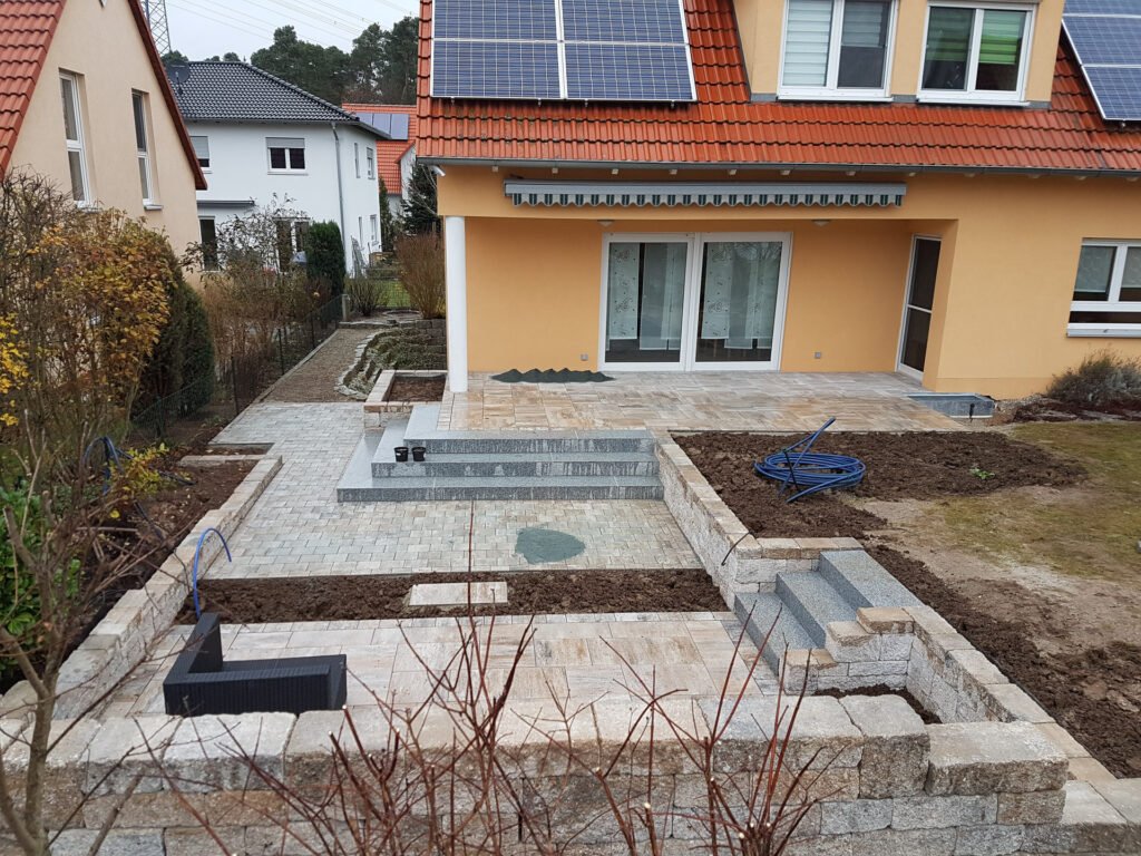 Terrassenanlage mit Stufen